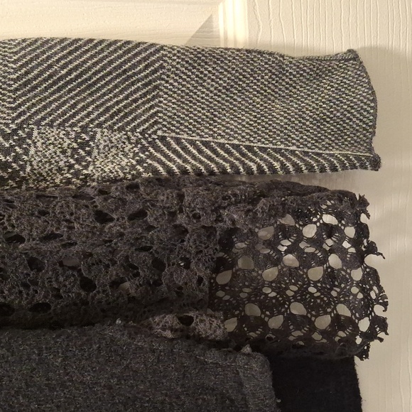 BKE SWEATER Small Gray & Burgundy - Picture 13 of 13